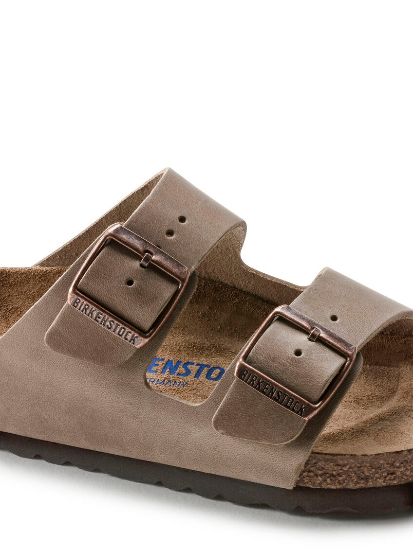 birkenstock arizona soft footbed sandals in oiled leather tobacco brown narrow