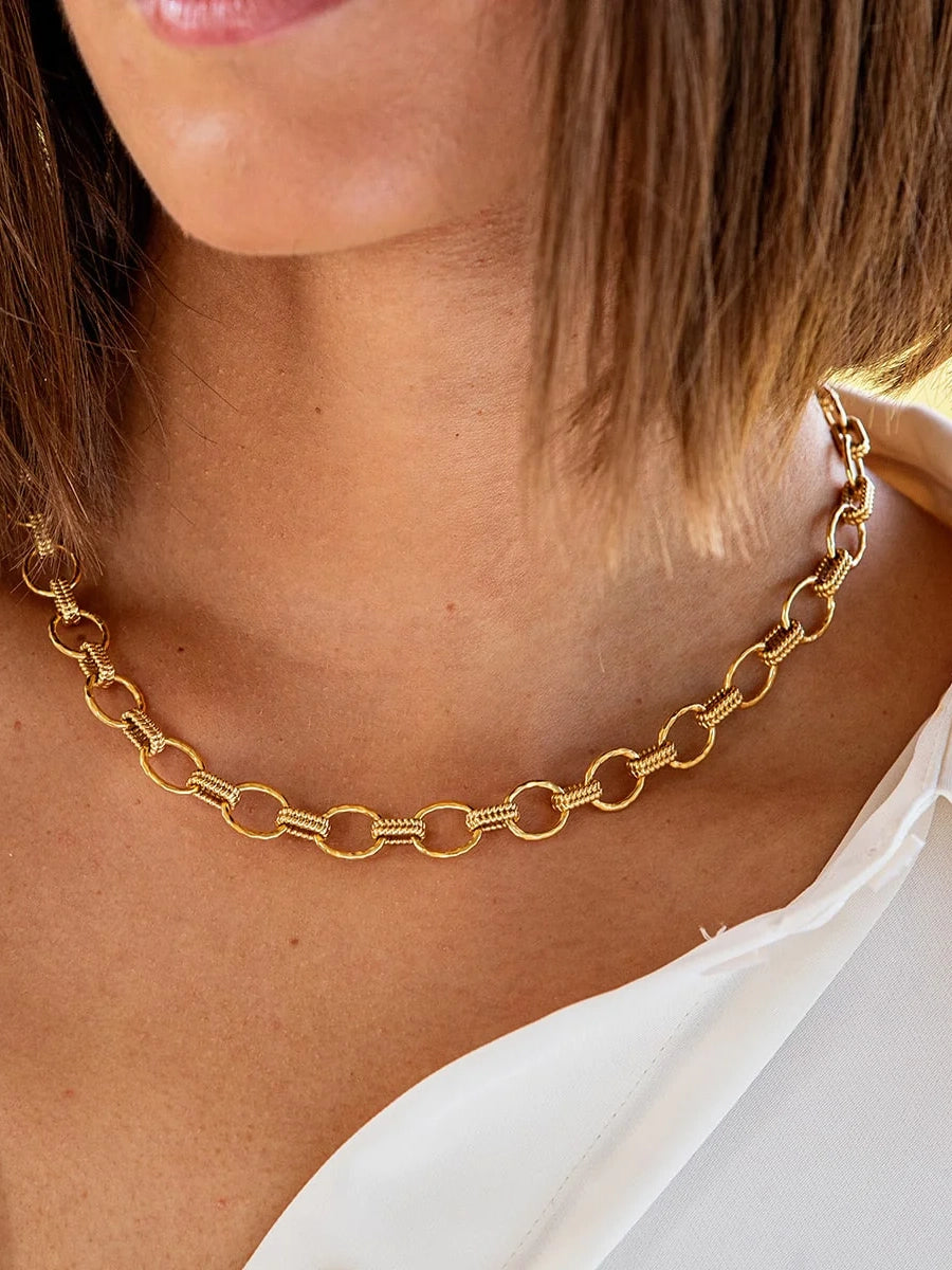 capucine de wulf cleopatra small link chain necklace in gold-model view 2