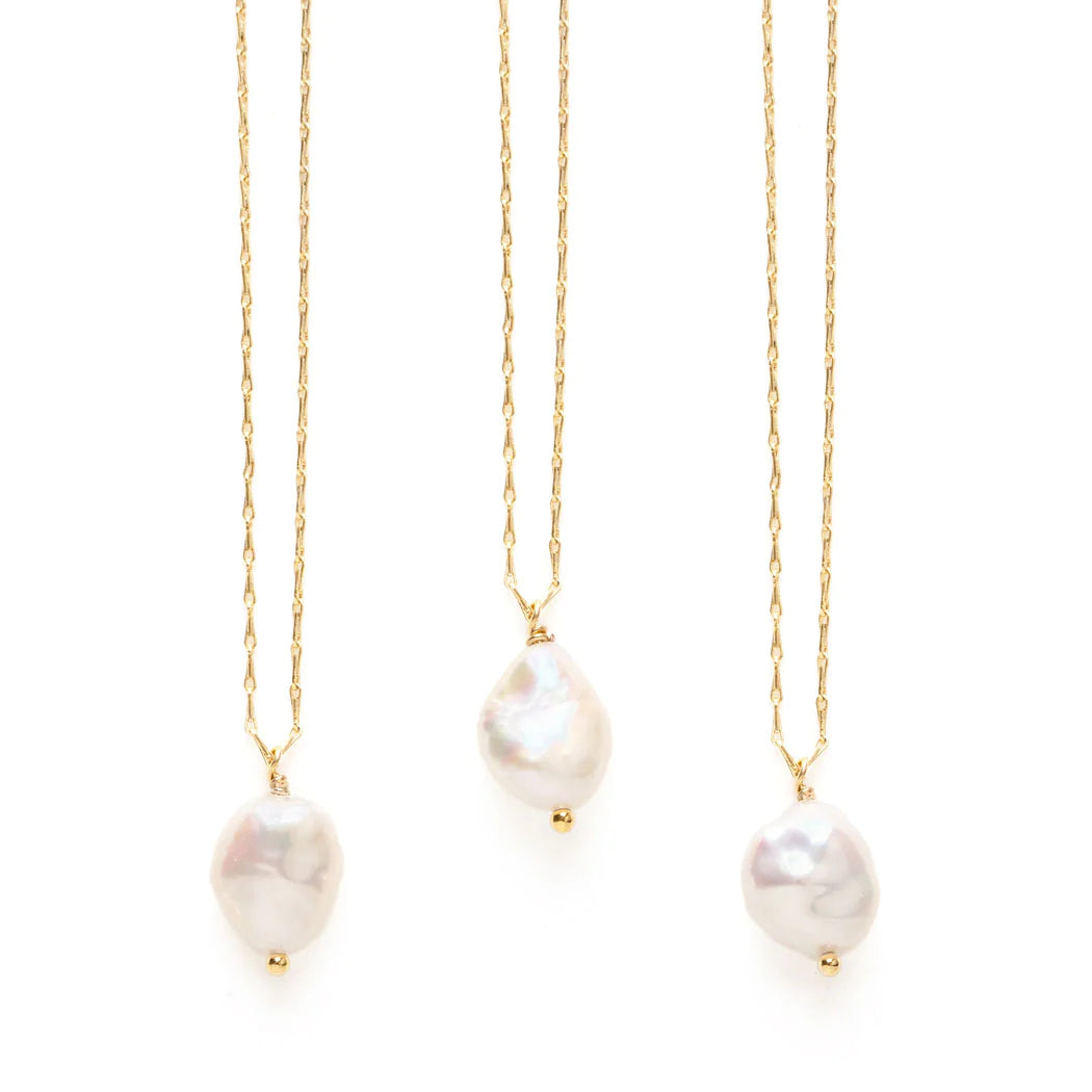 freshwater-pearl-pendant-necklace-amano-studio-4.webp?0