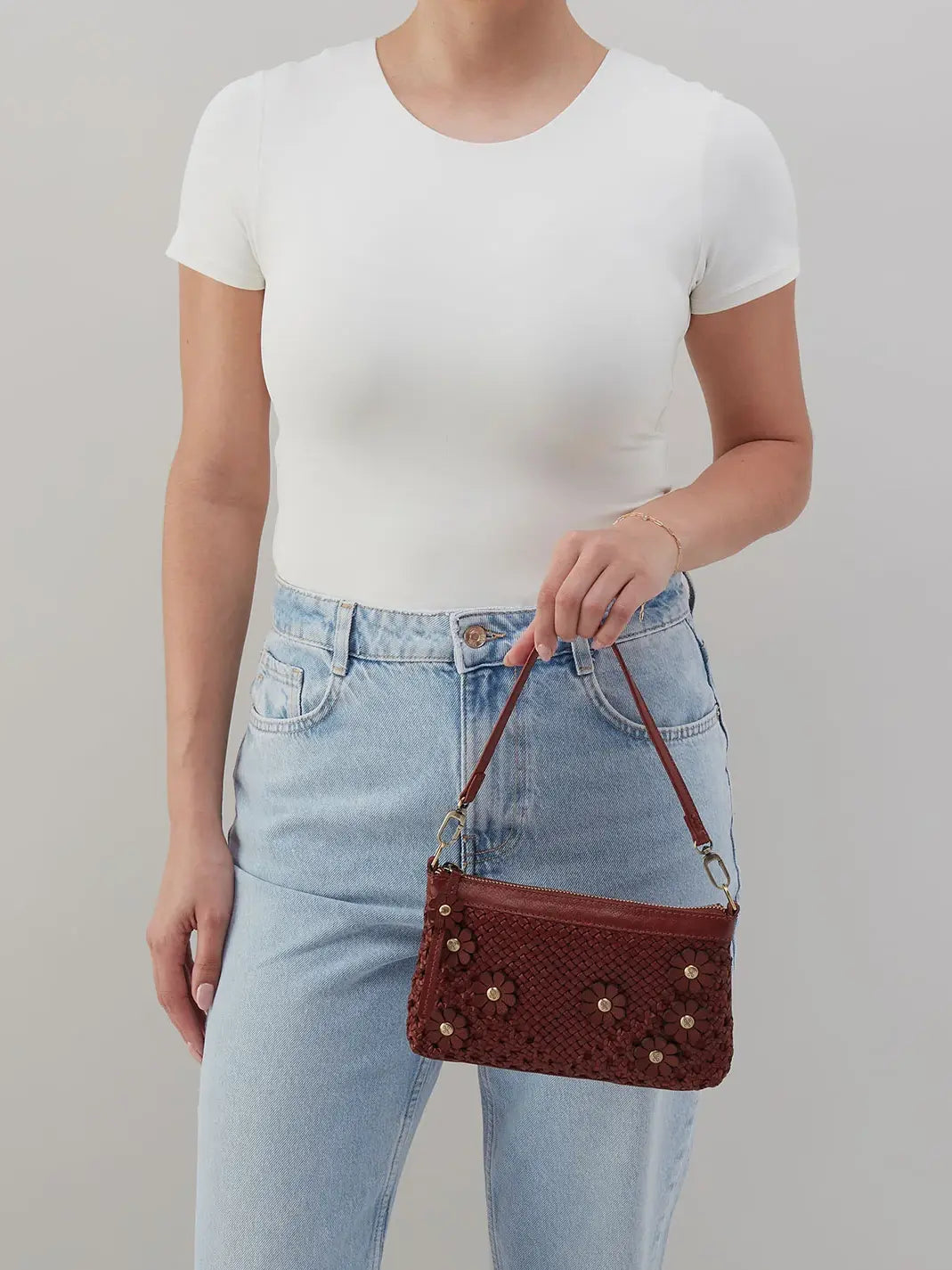 HOBO Darcy Woven Crossbody Chesnut