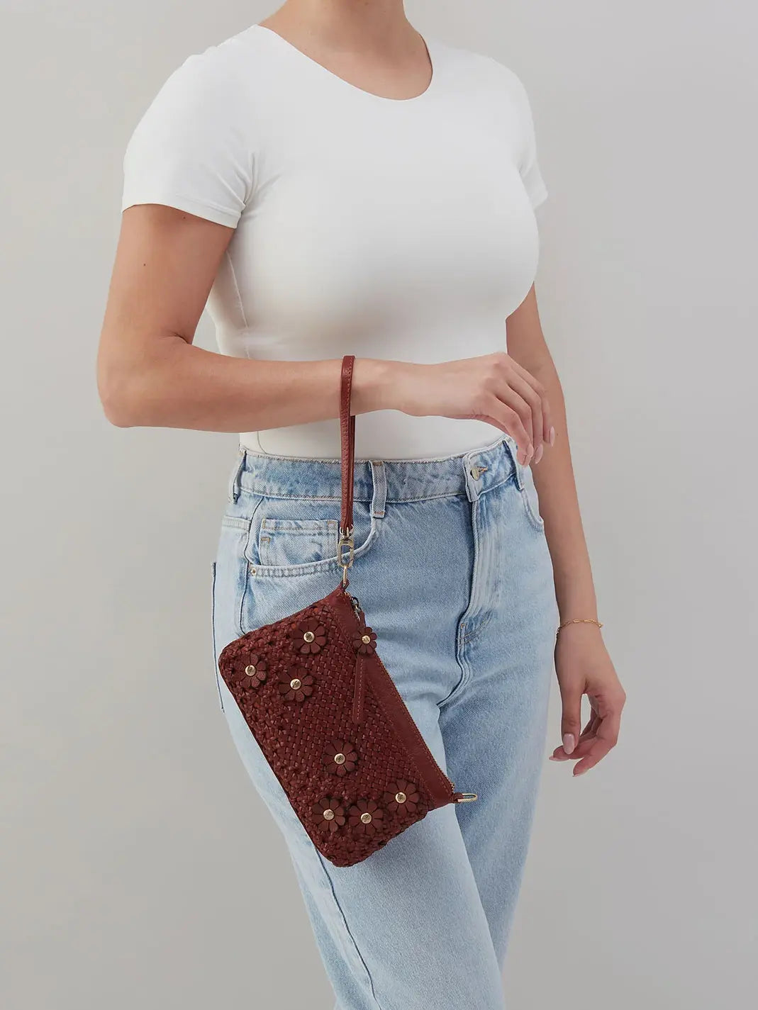 HOBO Darcy Woven Crossbody Chesnut