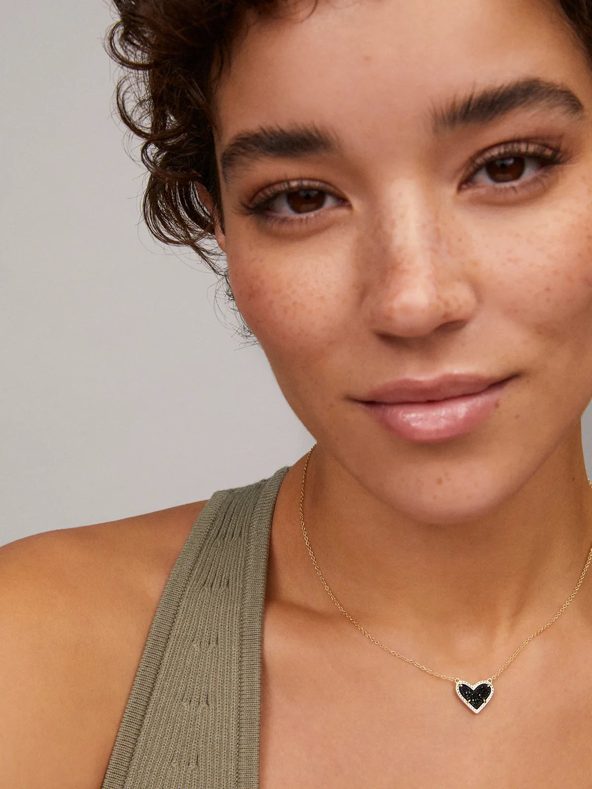 Kendra Scott Ari Heart Gold Pendant Necklace in Black Drusy