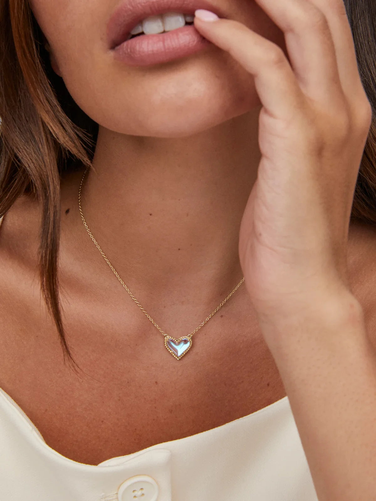 Kendra Scott Ari Heart Gold Pendant Necklace in Dichroic Glass