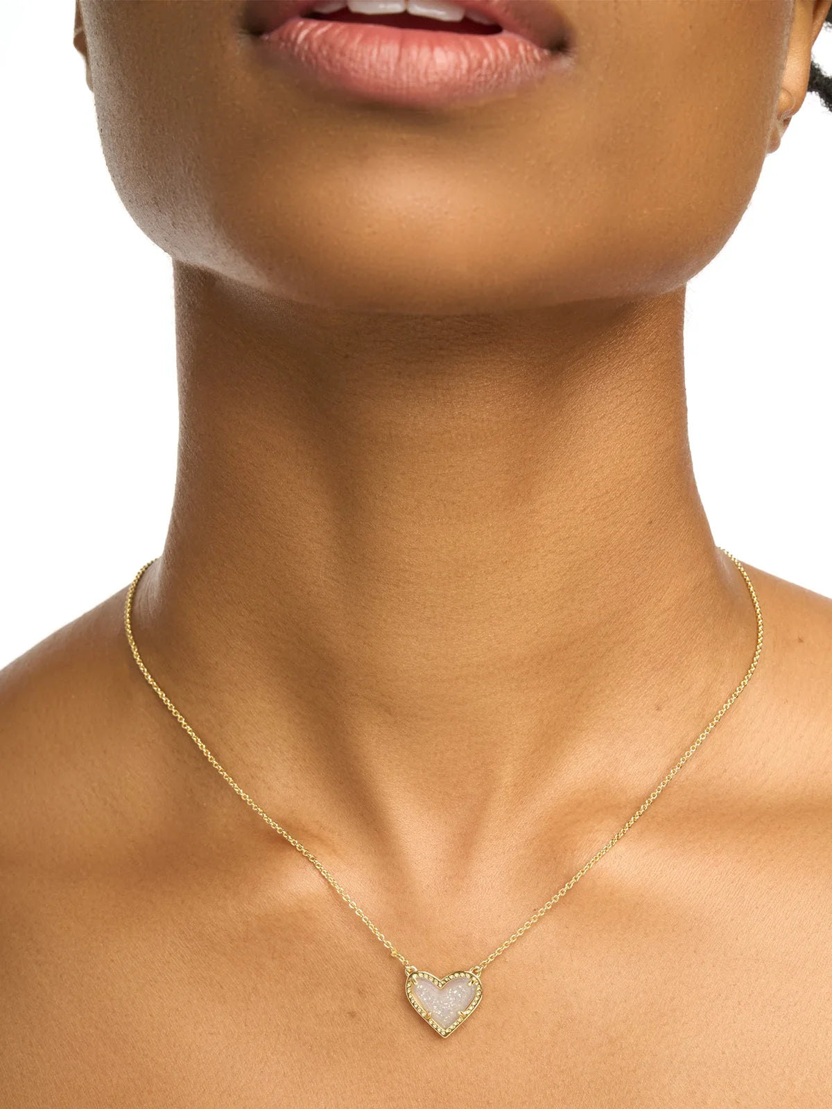 Kendra Scott Ari Heart Gold Pendant Necklace in Iridescent Drusy