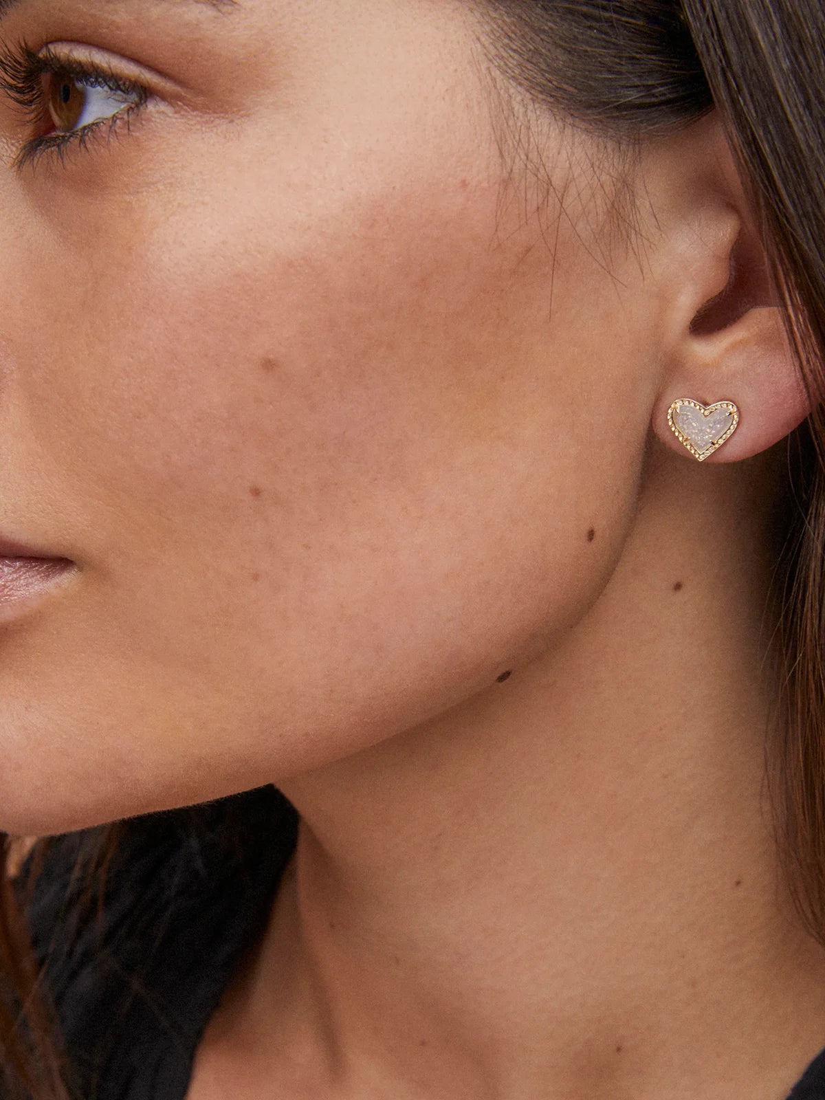 Kendra Scott Ari Heart Gold Stud Earrings in Iridescent Drusy