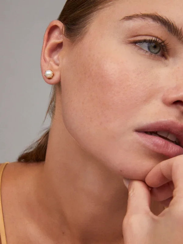 Kendra Scott Ashton Gold Pearl Stud Earrings