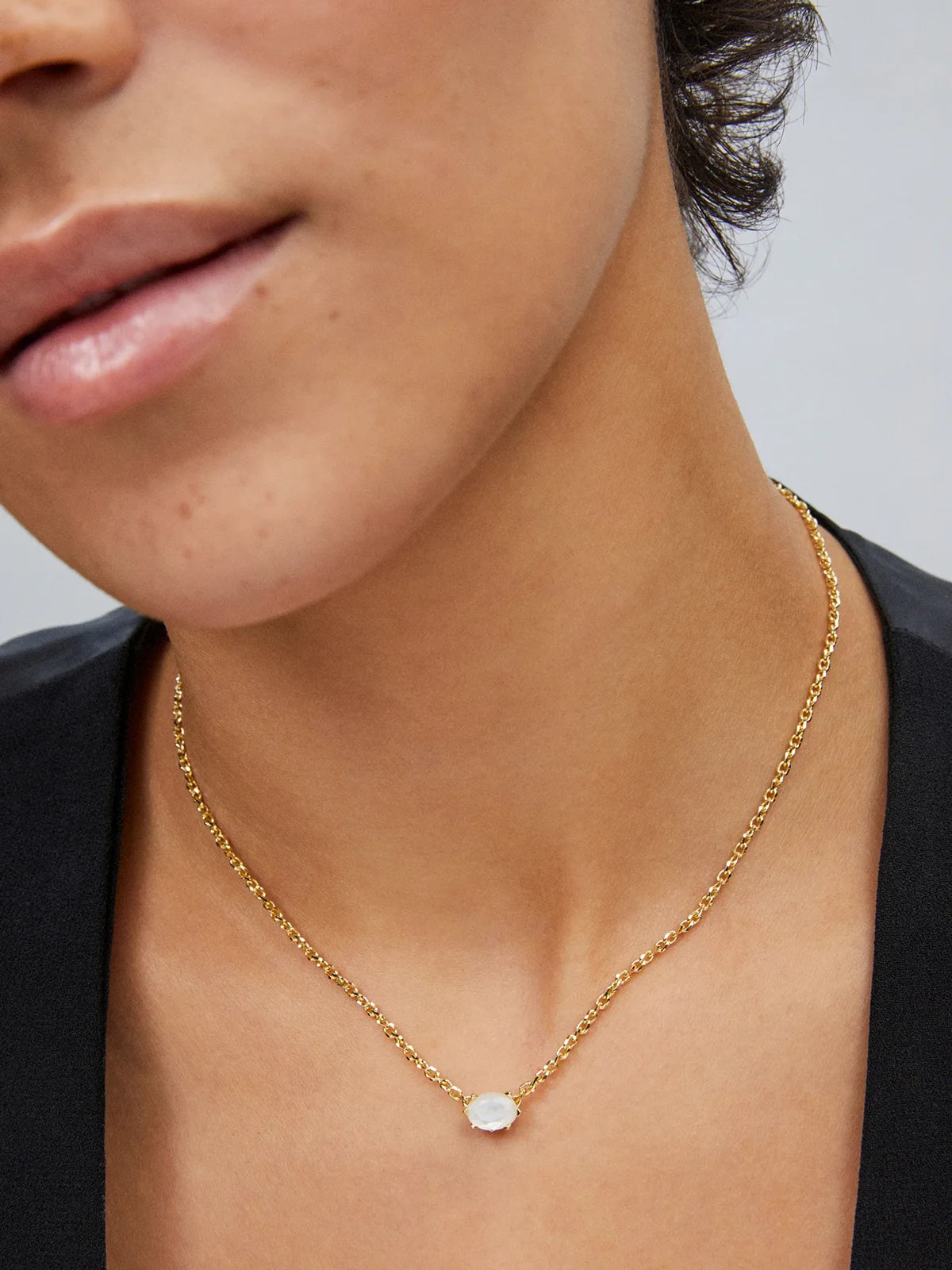 Kendra Scott Cailin Gold Pendant Necklace in Ivory Mother-of-Pearl