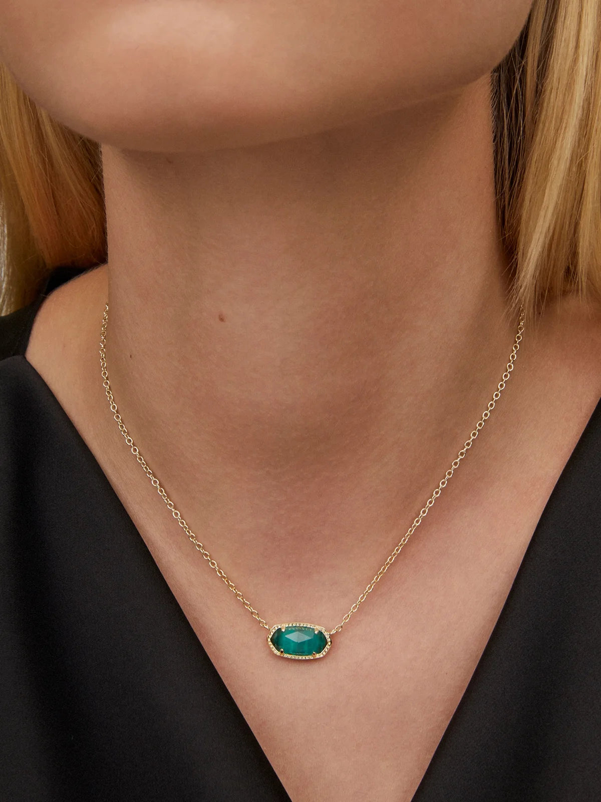 Kendra Scott Elisa Gold Pendant Necklace in Emerald Cat's Eye