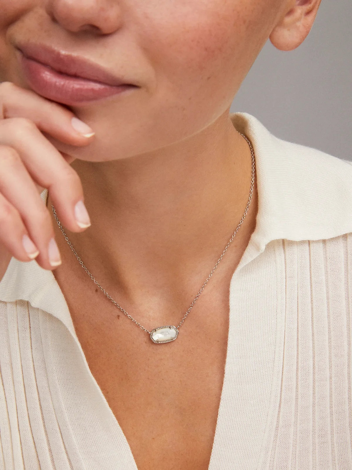 Kendra Scott Elisa Silver Pendant Necklace in Ivory Mother-of-Pearl