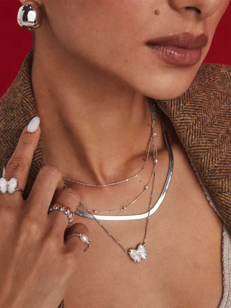 Kendra Scott Haley Bow Silver Short Pendant Necklace in Ivory Mother-of-Pearl