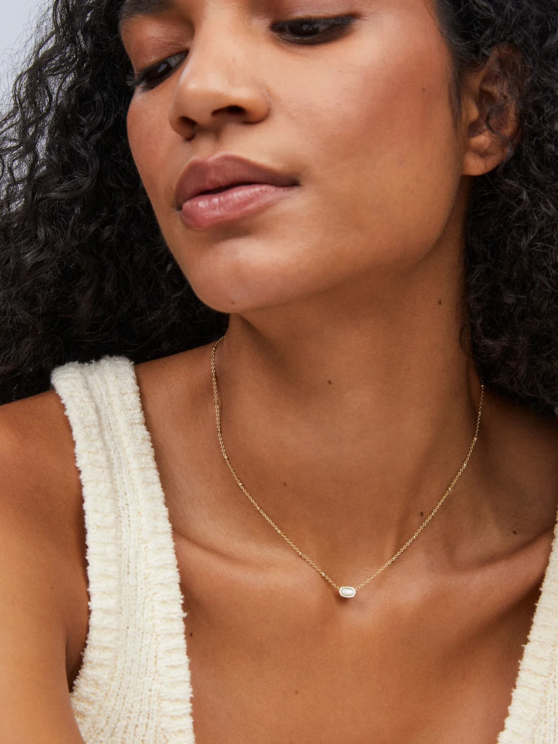 Kendra Scott Mini Elisa Gold Satellite Short Pendant Necklace in Ivory Mother-of-Pearl