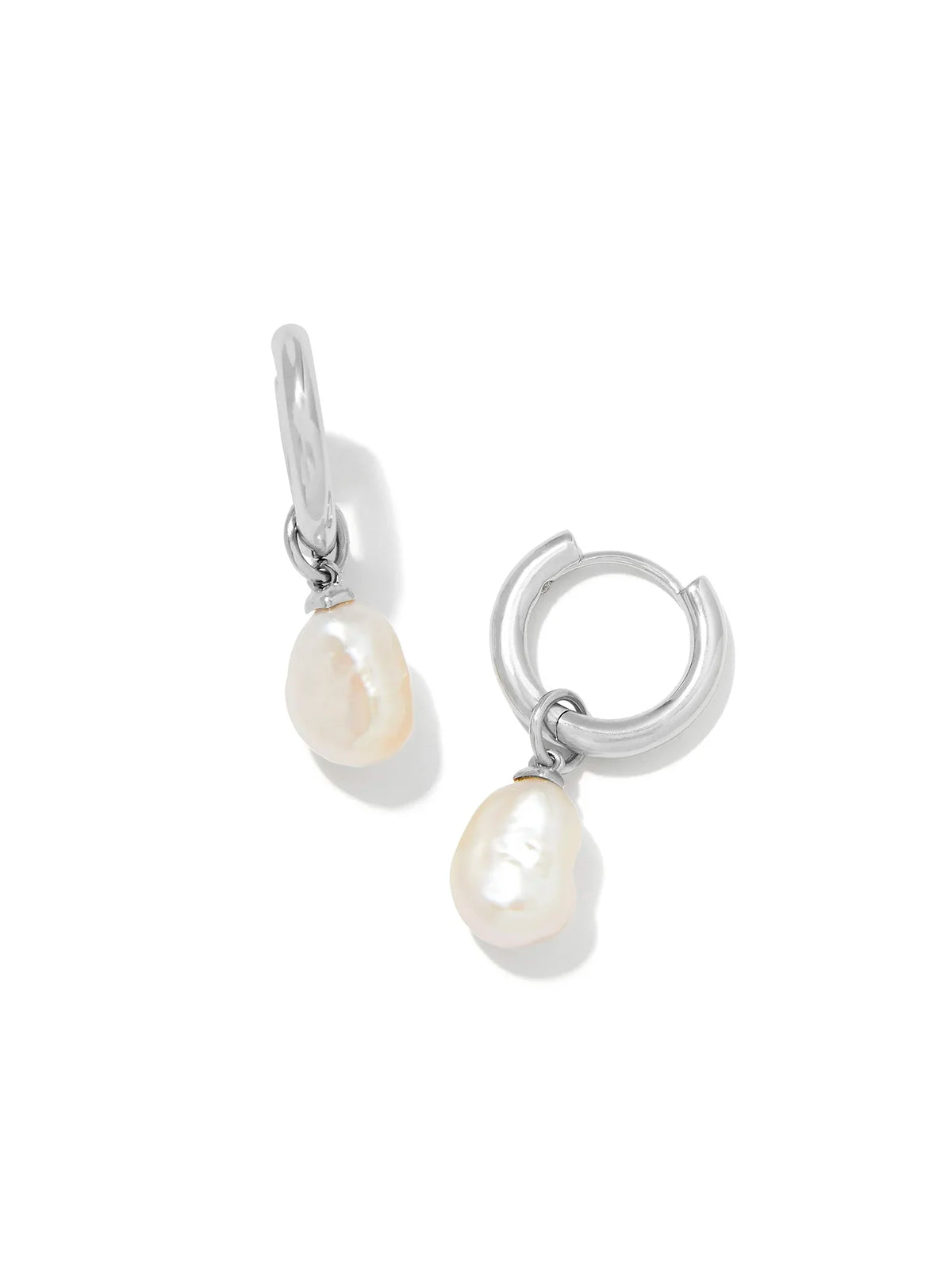 Kendra Scott Willa Silver Pearl Huggie Earrings in Freshwater Cultured Pearl