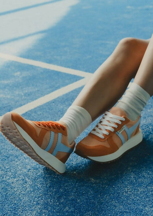 Ace 6 Orange & White Tennessee Game Day Tennis Sneakers on blue court background