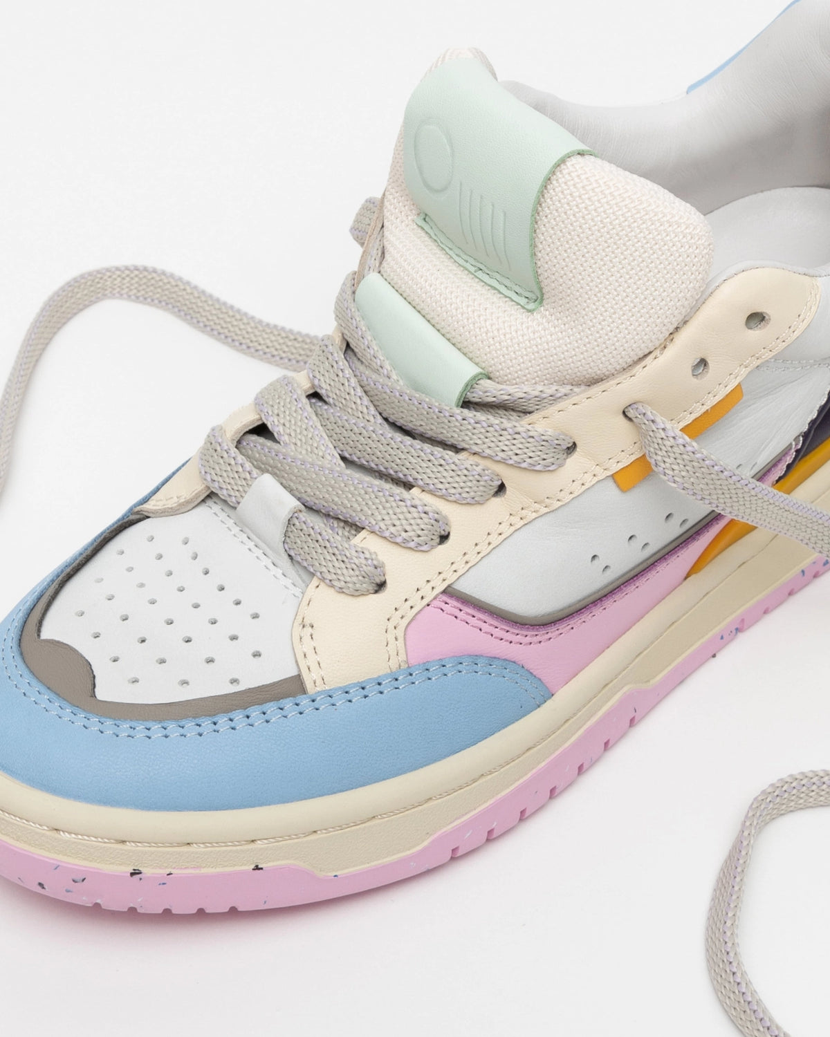 oncept paris sneaker in orchid multi-front  detail view