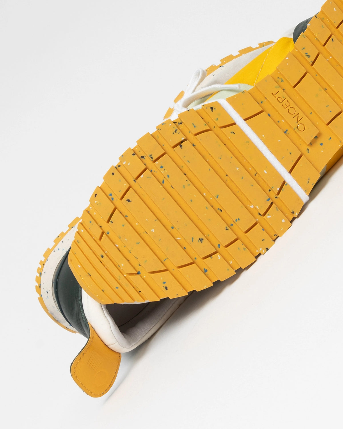 oncept tokyo glide retro sneakers in sunshine multi