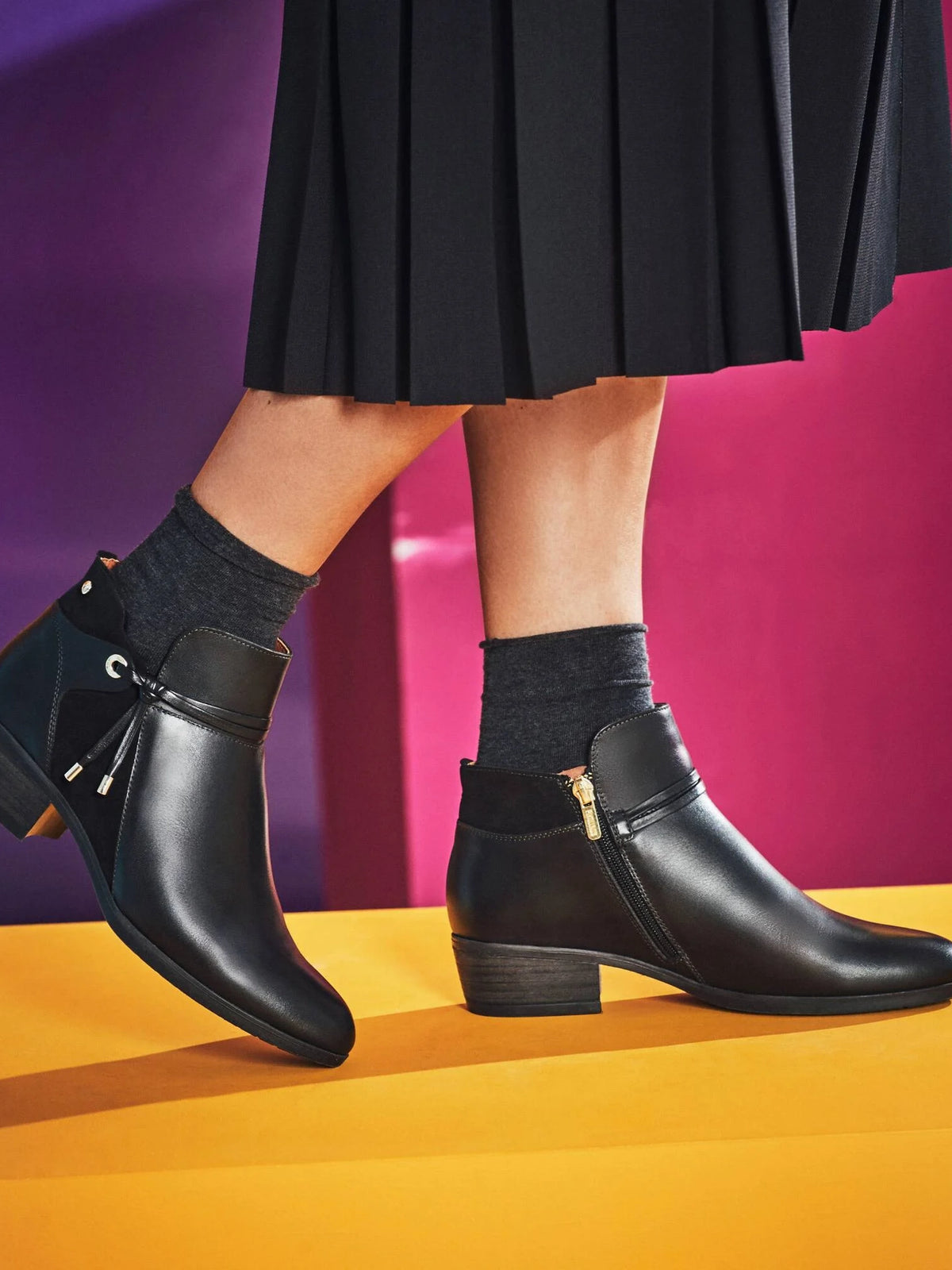 pikolinos daroca ankle boots in black leather
