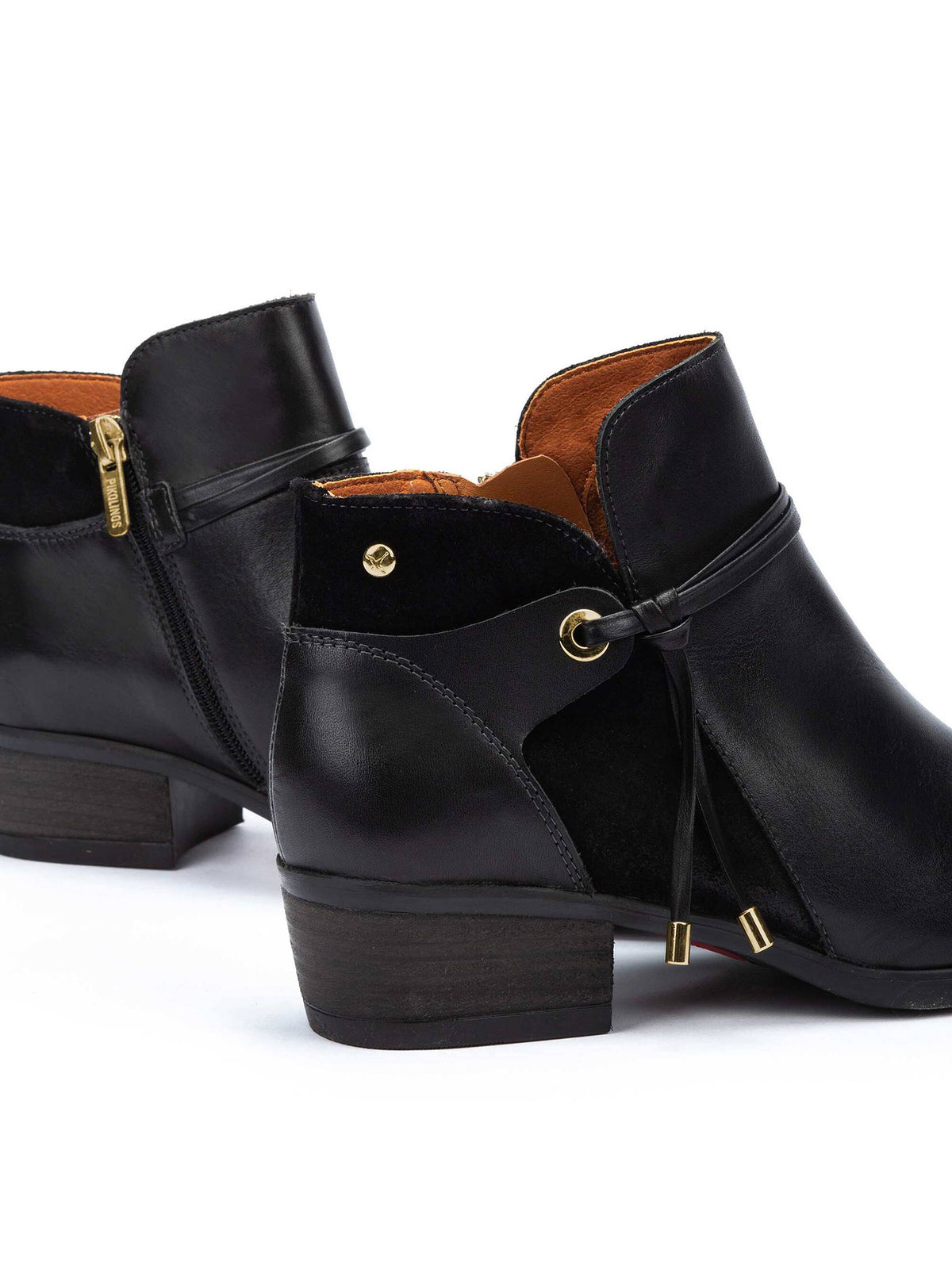 pikolinos daroca ankle boots in black leather
