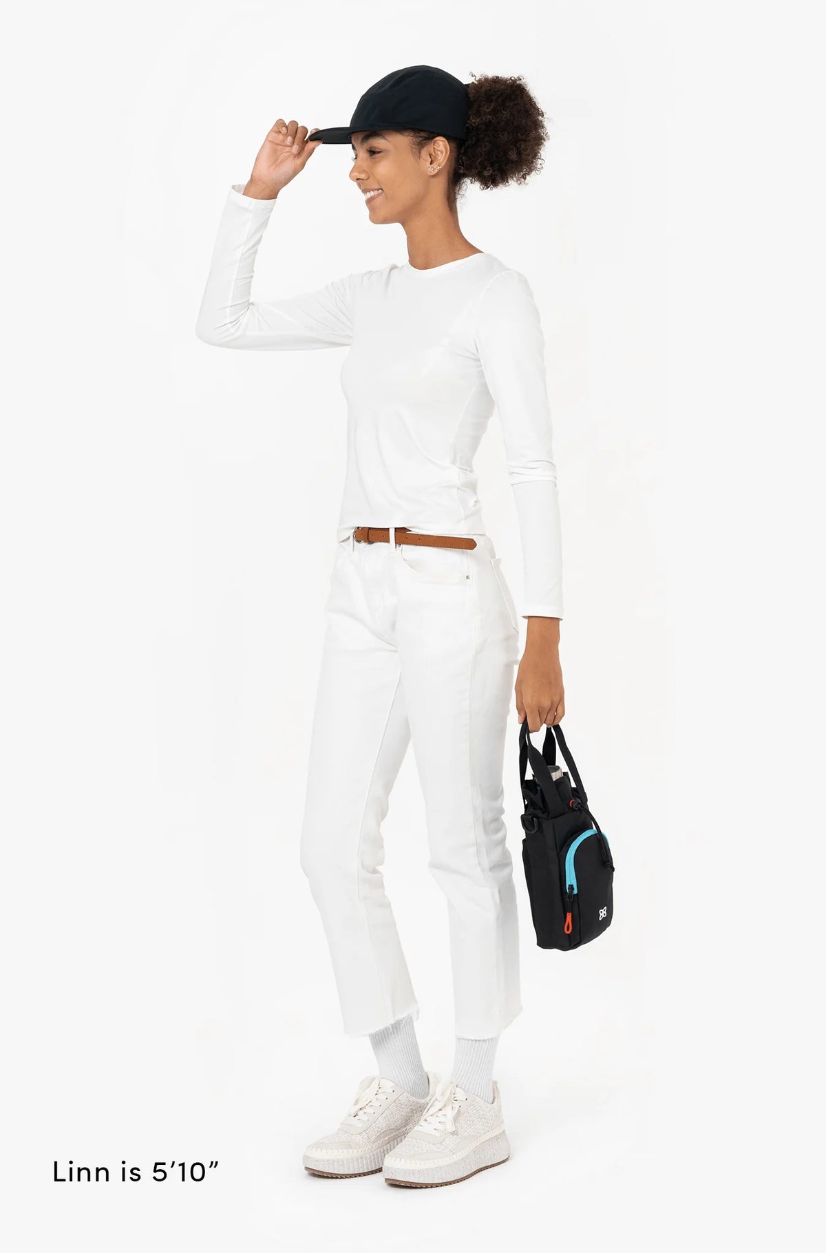 Sherpani Izzie Water Bottle Crossbody Chromatic