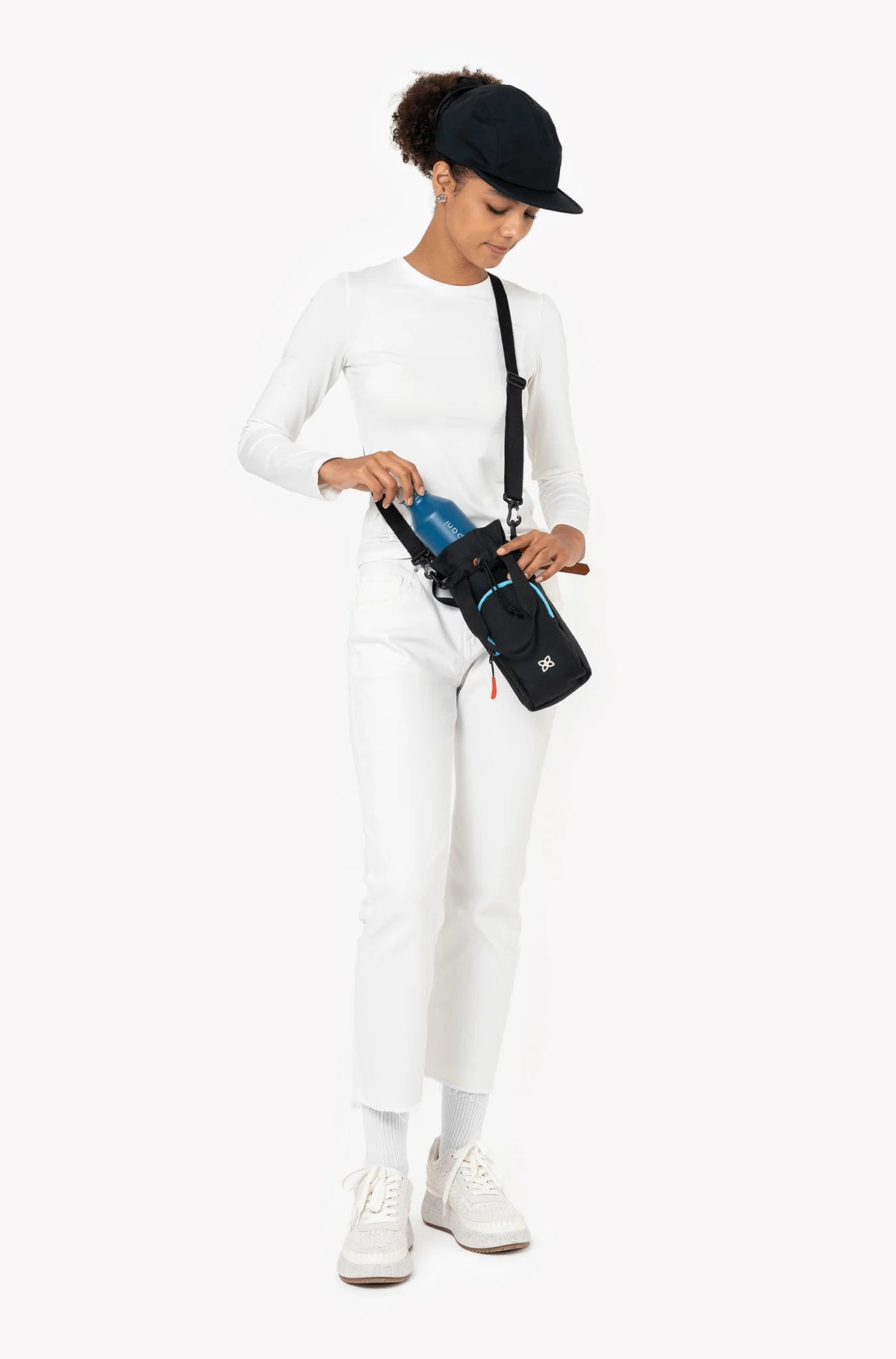 Sherpani Izzie Water Bottle Crossbody Chromatic