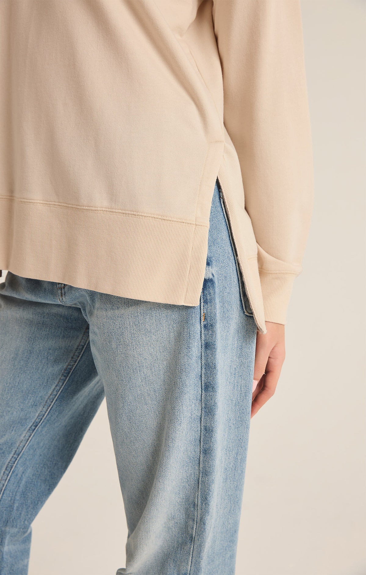 Z SUPPLY Modern V-Neck Weekender Fossil