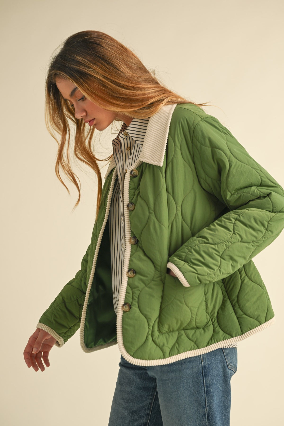 quilted button down jacket in green-side