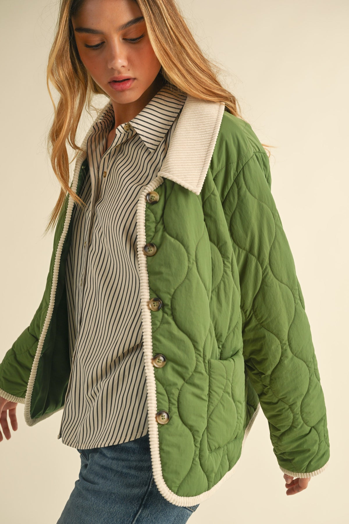 quilted button down jacket in green-side