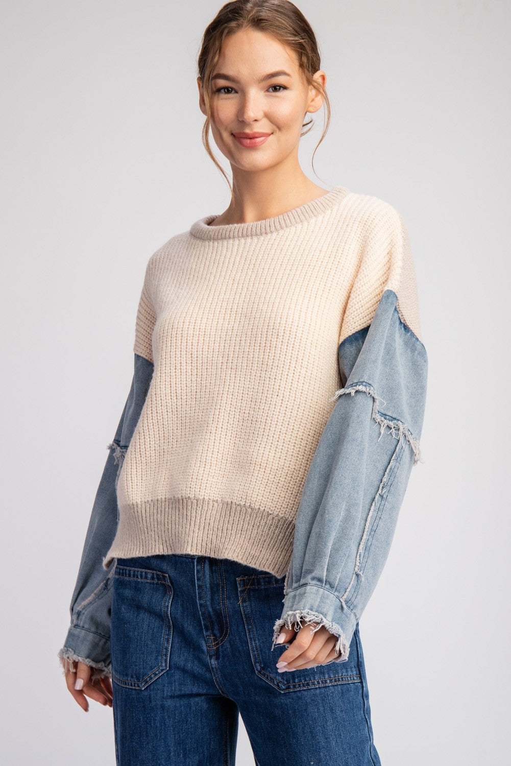 MINERAL WASHED DENIM SLEEVE SWEATER TOP in oatmeal-front