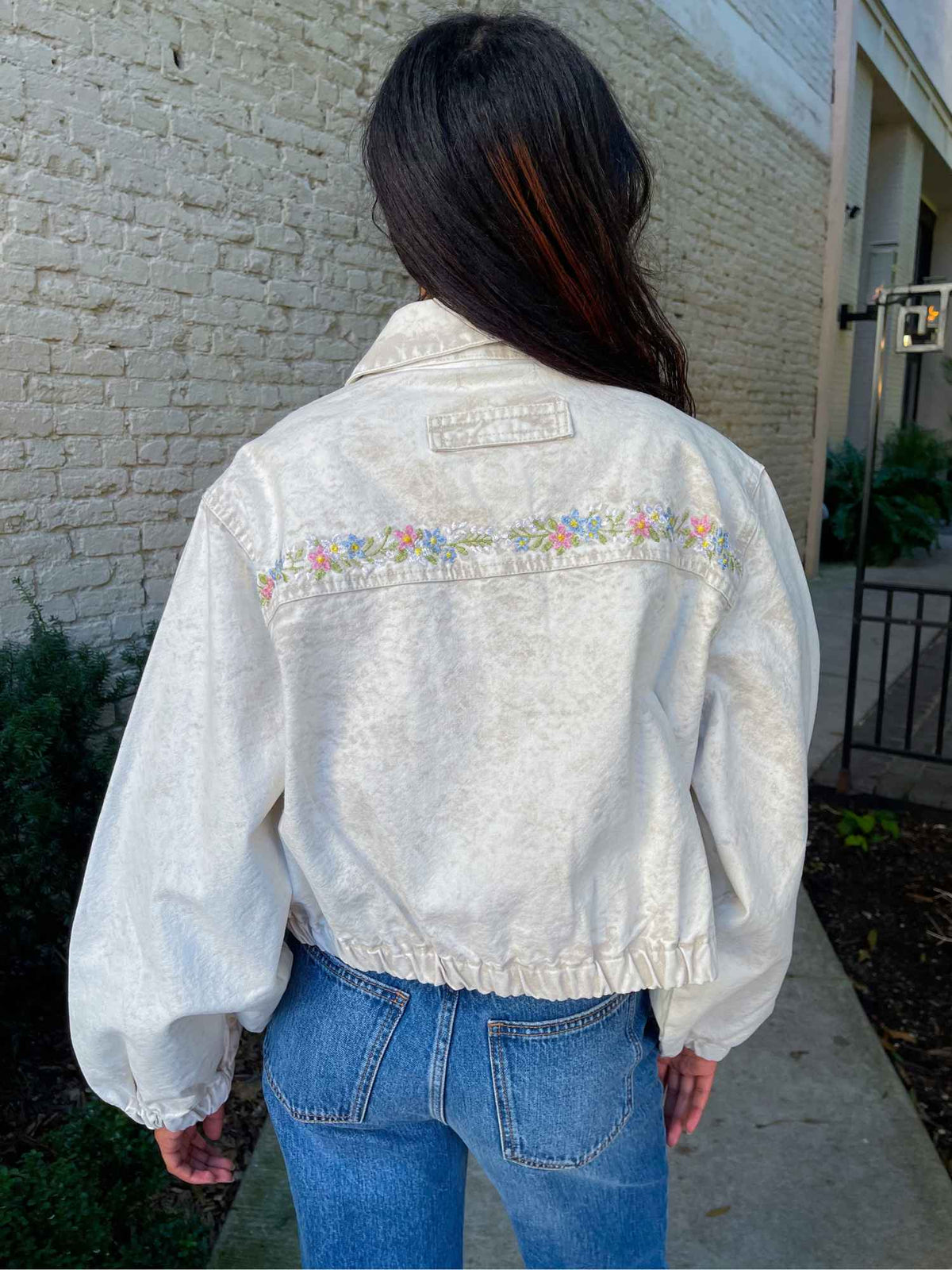 Floral Embroidered Elastic Hem Cropped Jacket