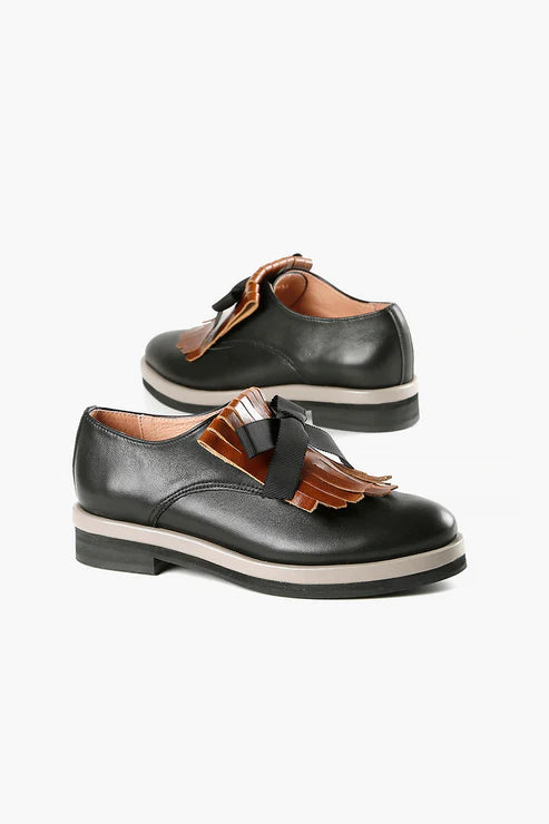 all black shoes kiltie bow oxford loafers in black and brown