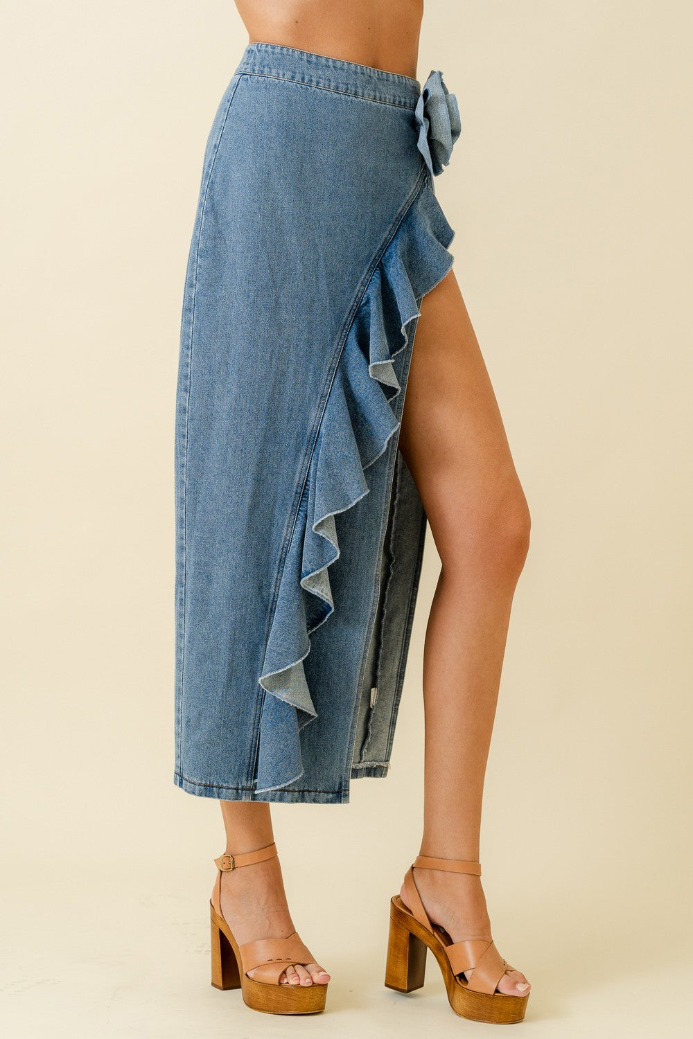 asymetricial slit with flowers and ruffles denim maxi skirt-side