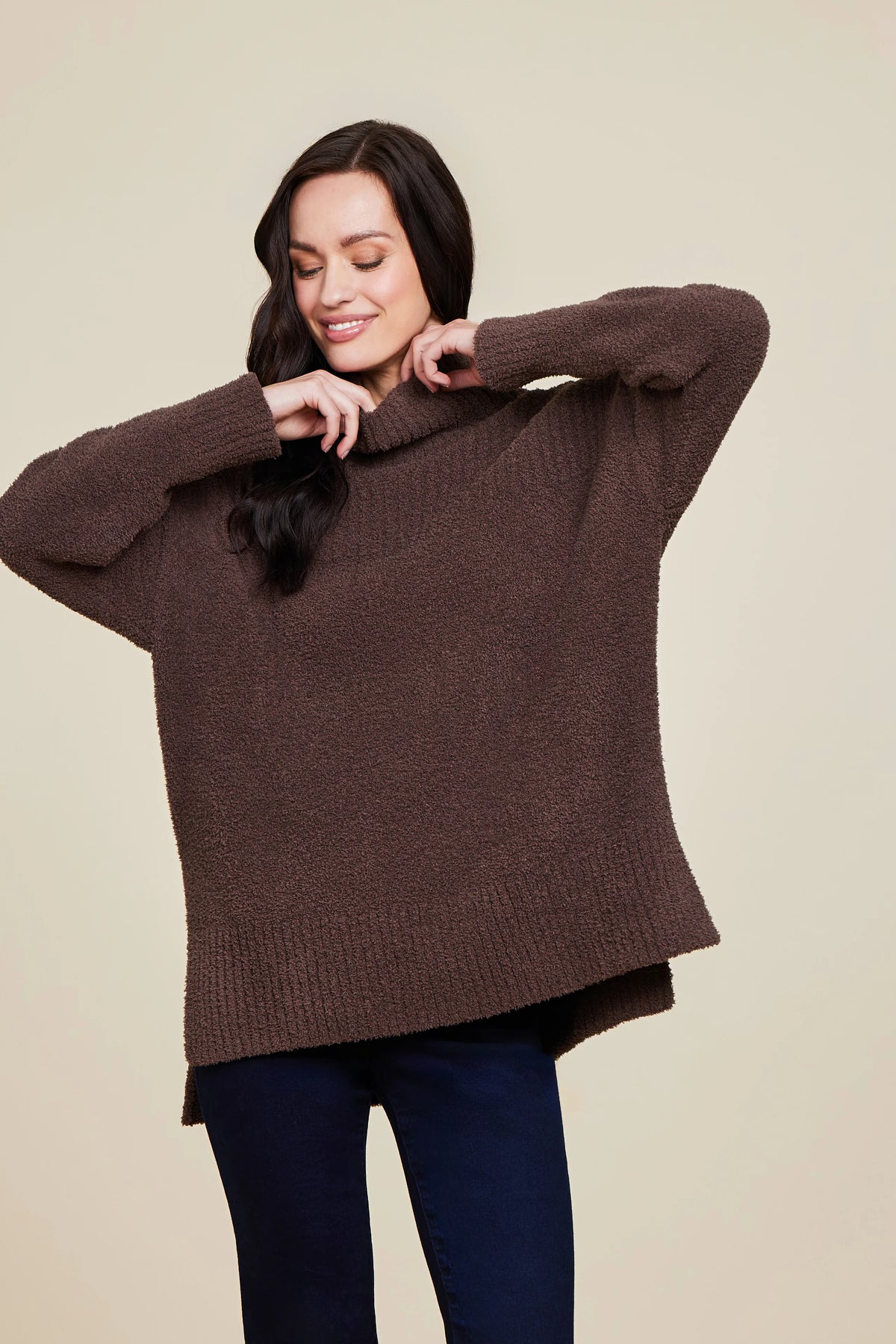 Barefoot Dreams CozyChic® High Low Pullover in java-front