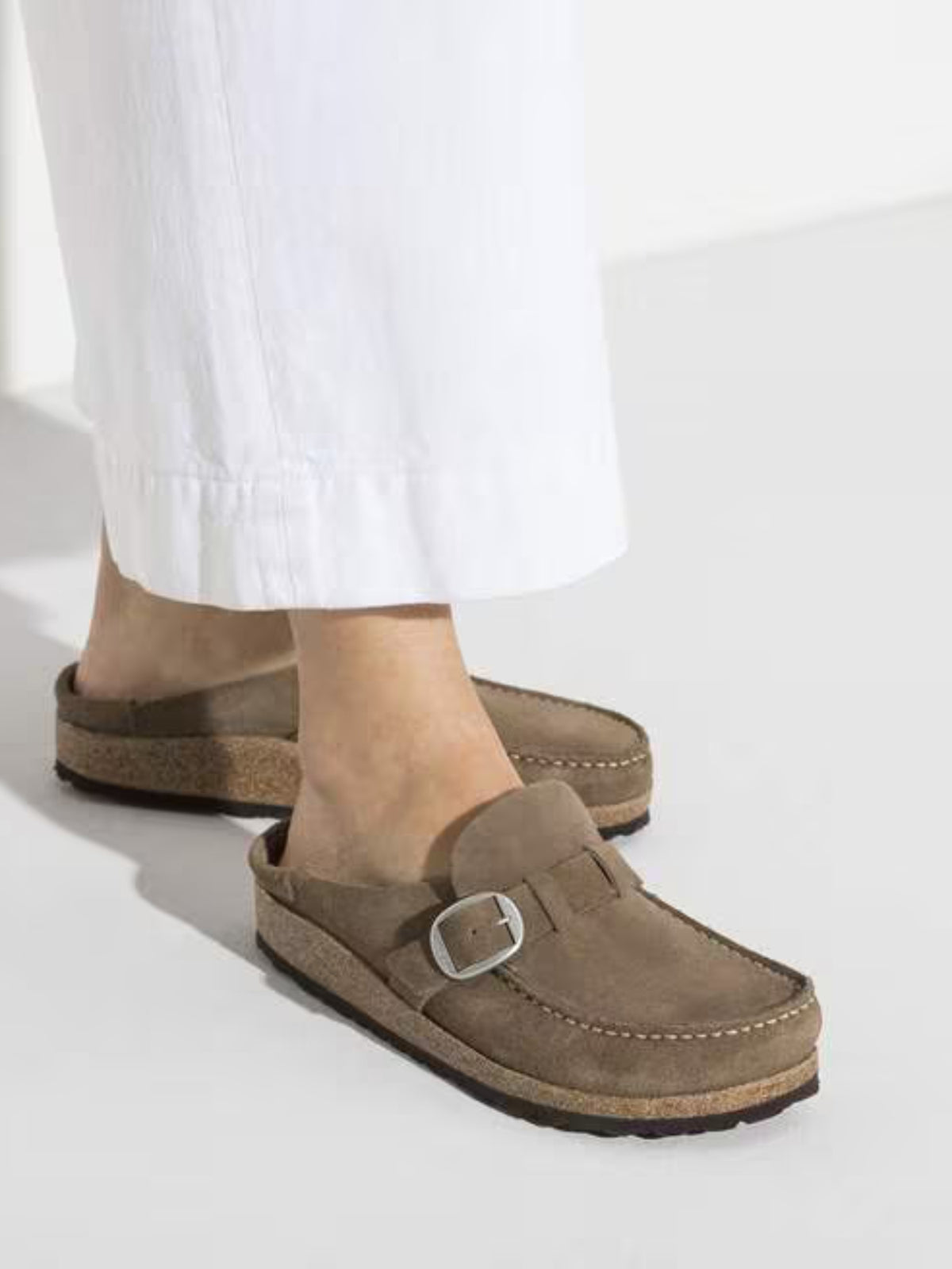 BIRKENSTOCK Buckley Buckle Clog: Suede grey taupe 