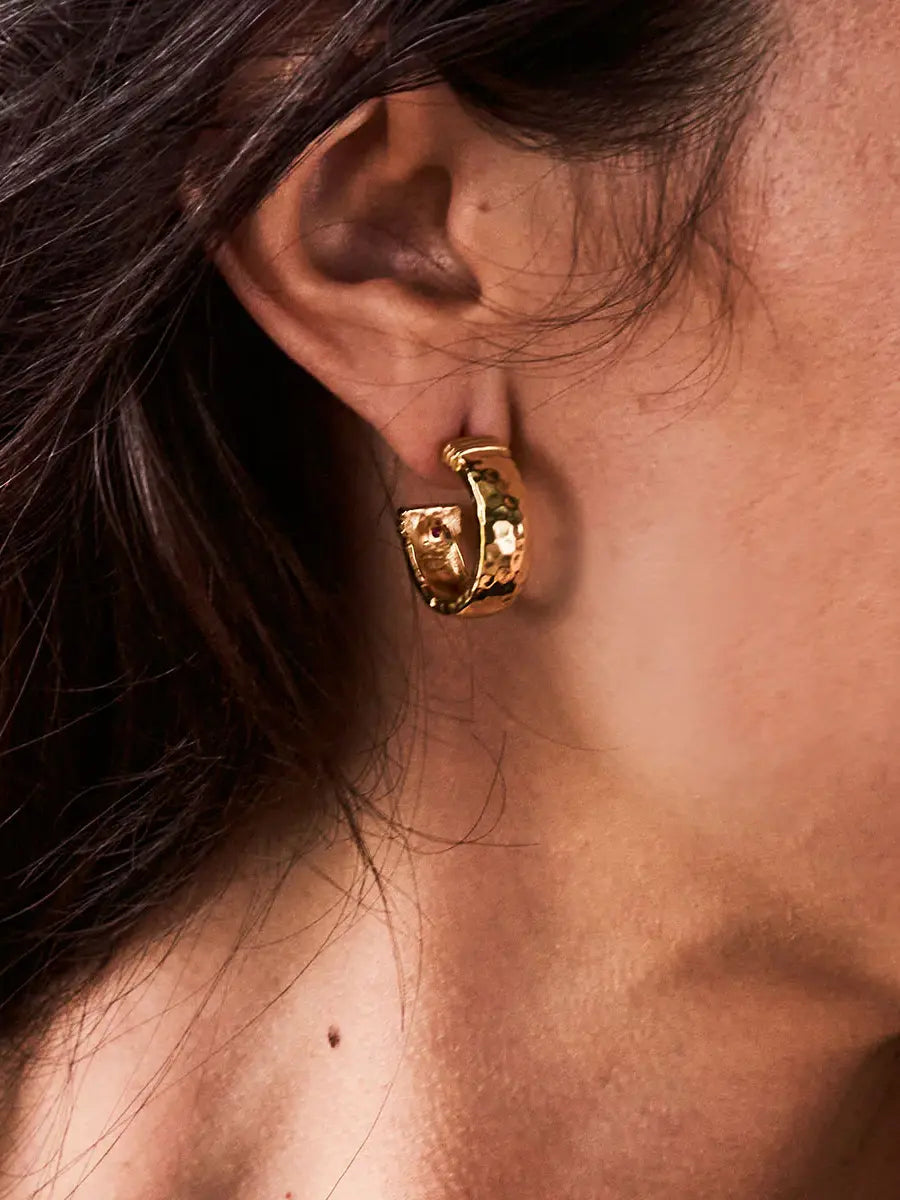 Capucine De Wulf Cleopatra Classic Small Gold Hoop Earrings