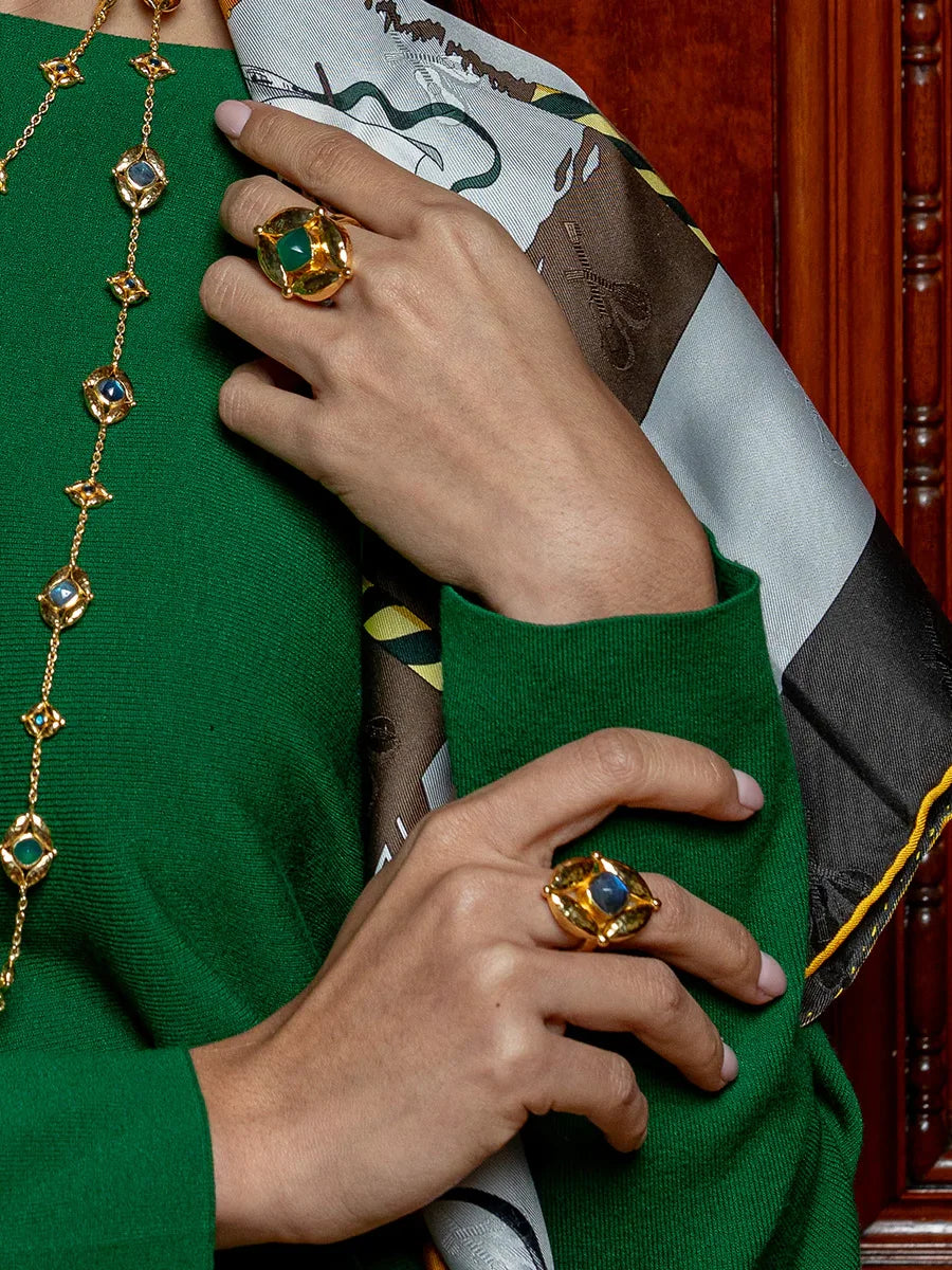 Capucine De Wulf Mystic Eye Ring Gold Blue Labradorite