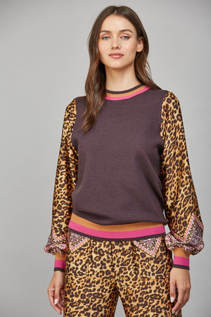 Autumn Wild Contrast Sleeve Top
