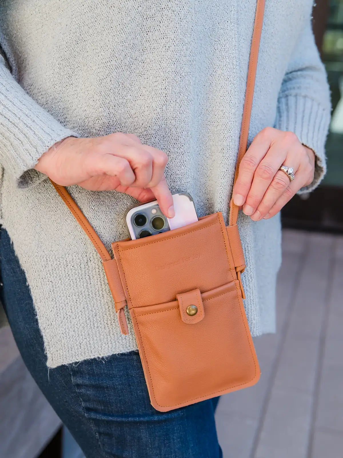 Designed For Joy Mae Leather Phone Crossbody Bag Caramel