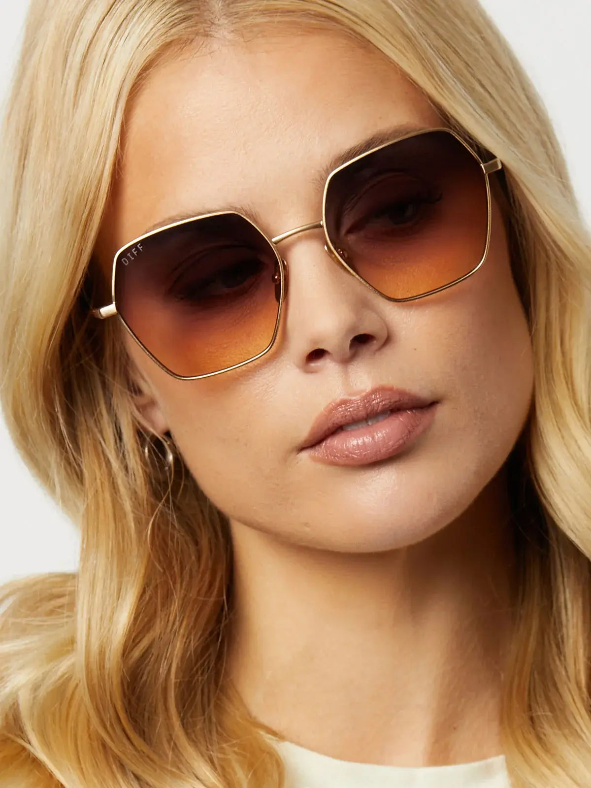 DIFF Eyewear Harlowe Sunglasses in Brushed Gold Twilight Gradient