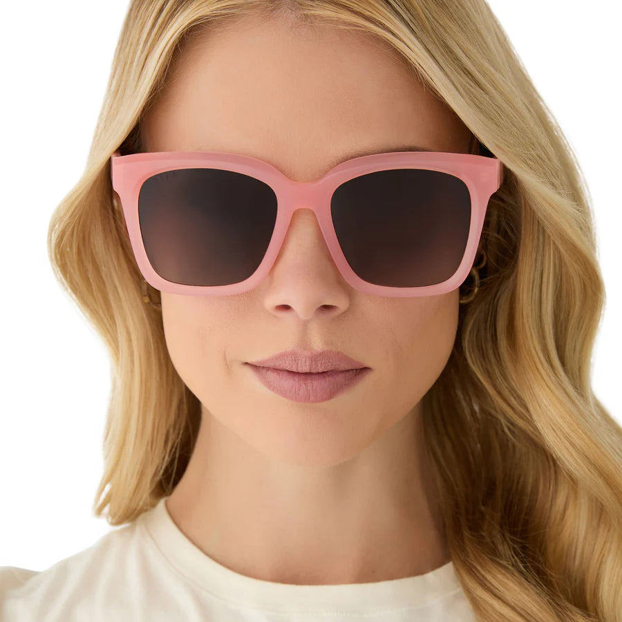 DIFF Eyewear Meredith Sunglasses in Peach Brown Gradient Polarized