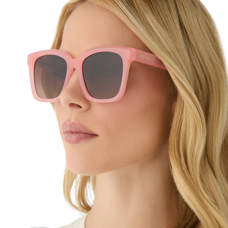 DIFF Eyewear Meredith Sunglasses in Peach Brown Gradient Polarized