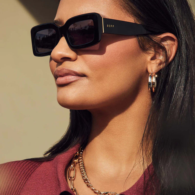 DIFF Eyewear Indy Sunglasses in Black Grey Polarized