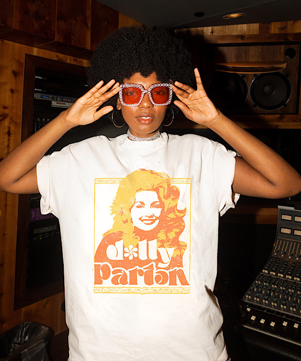 dolly parton golden graphic t-shirt in white