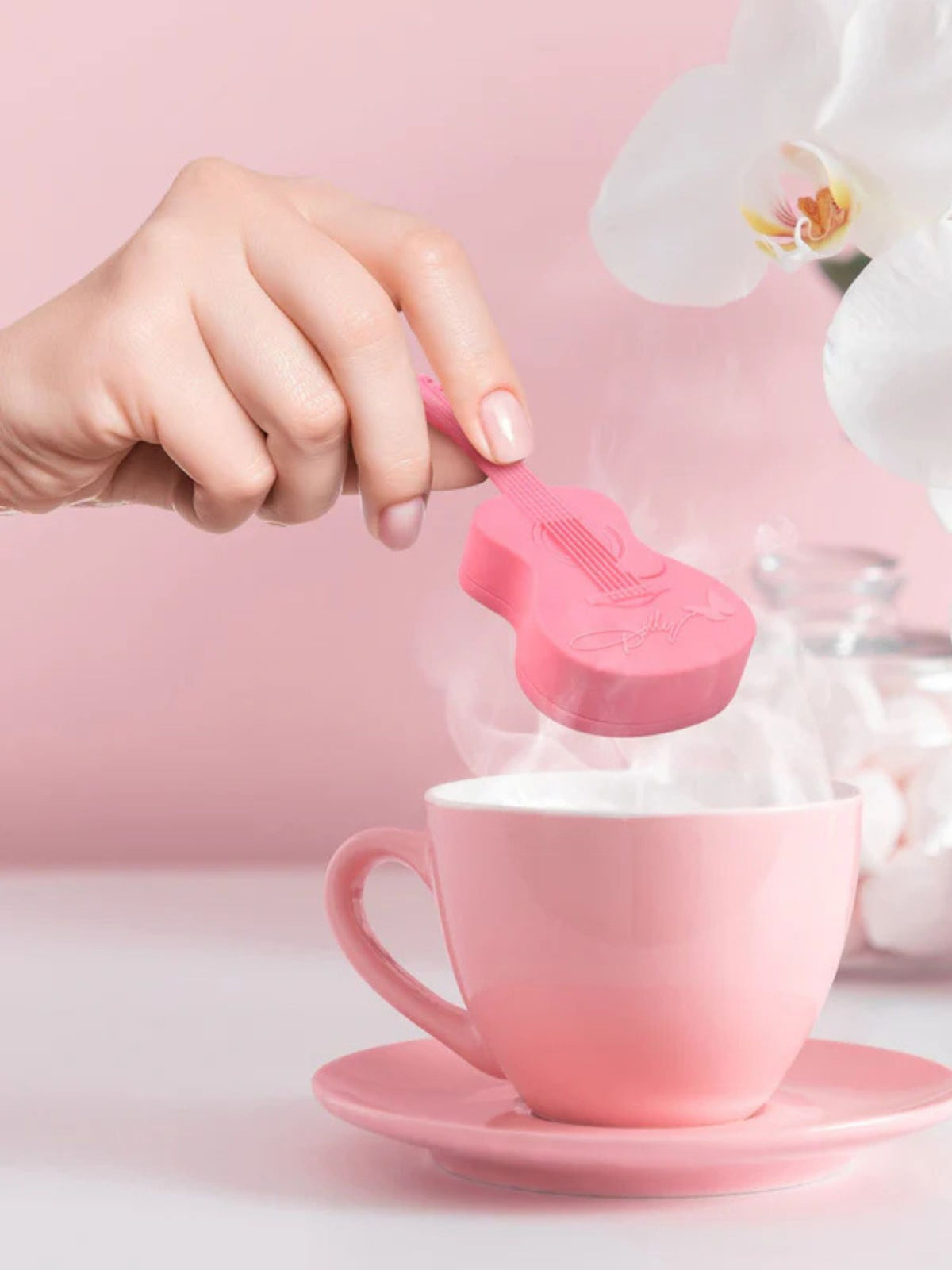 Dolly Pink Guitar Tea Infuser