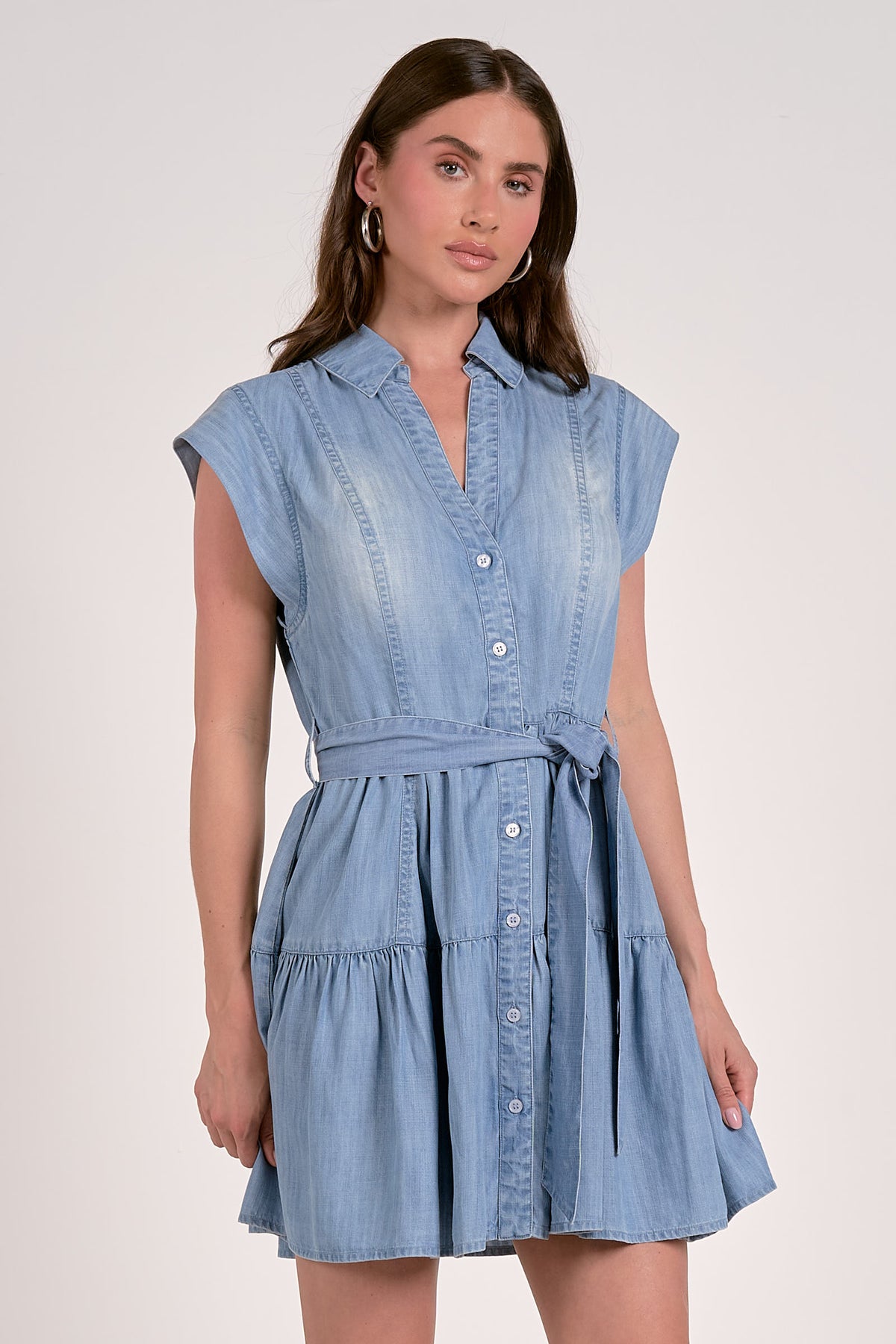 elan Denim Sleeveless Button Dress in blue