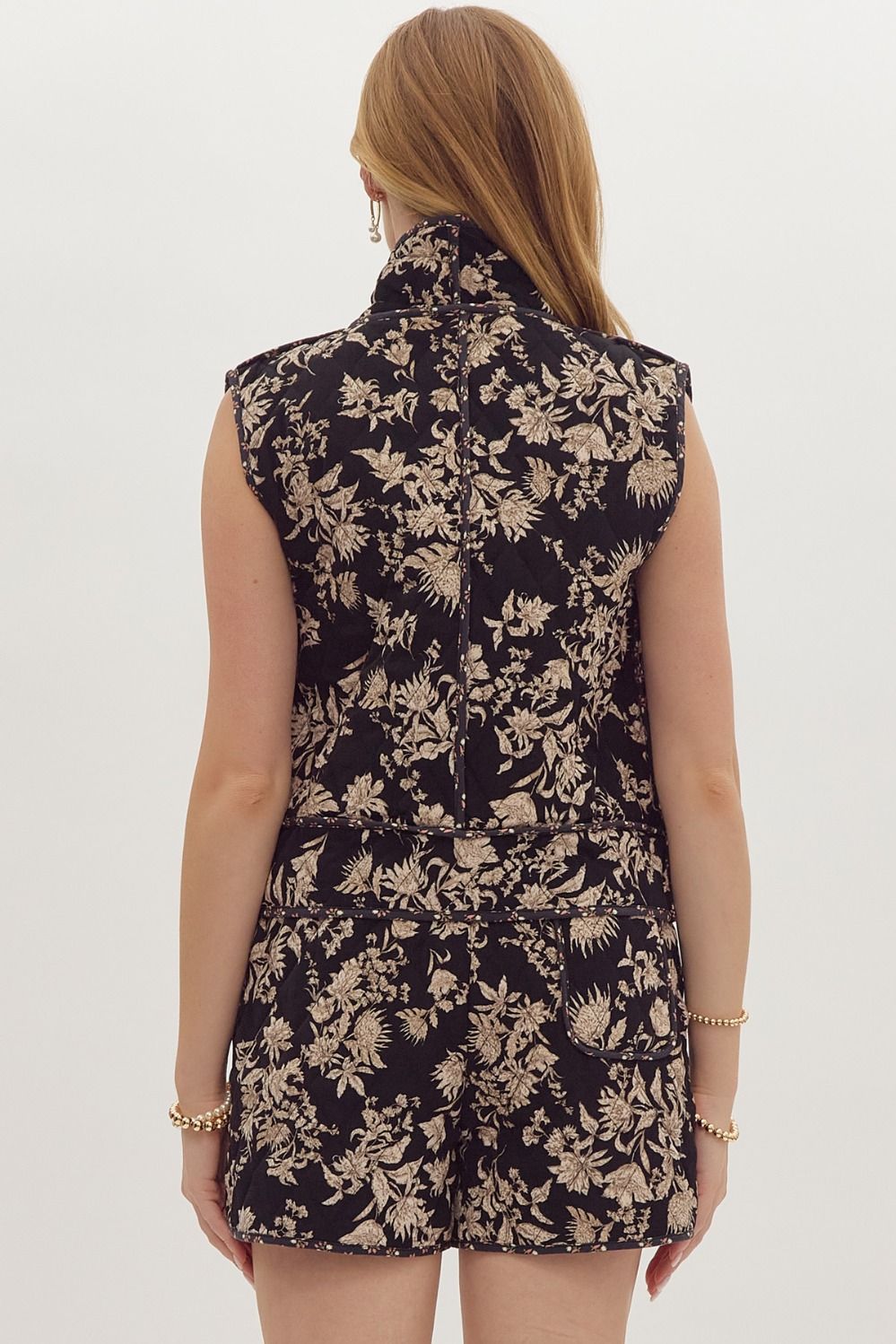 floral print quilted tie vest in black