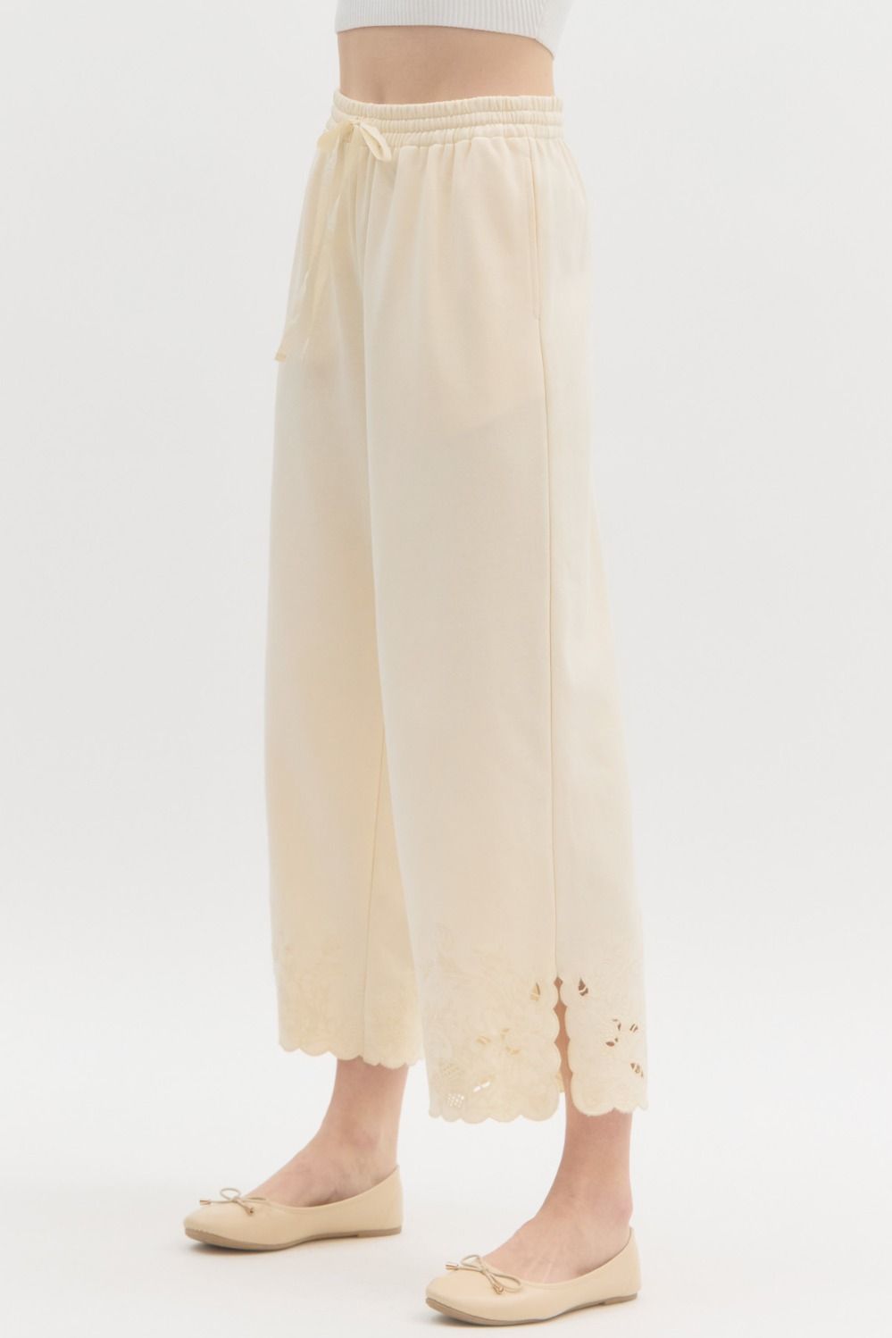 Scallop embroidered hem wide Ankle Pants in ecru