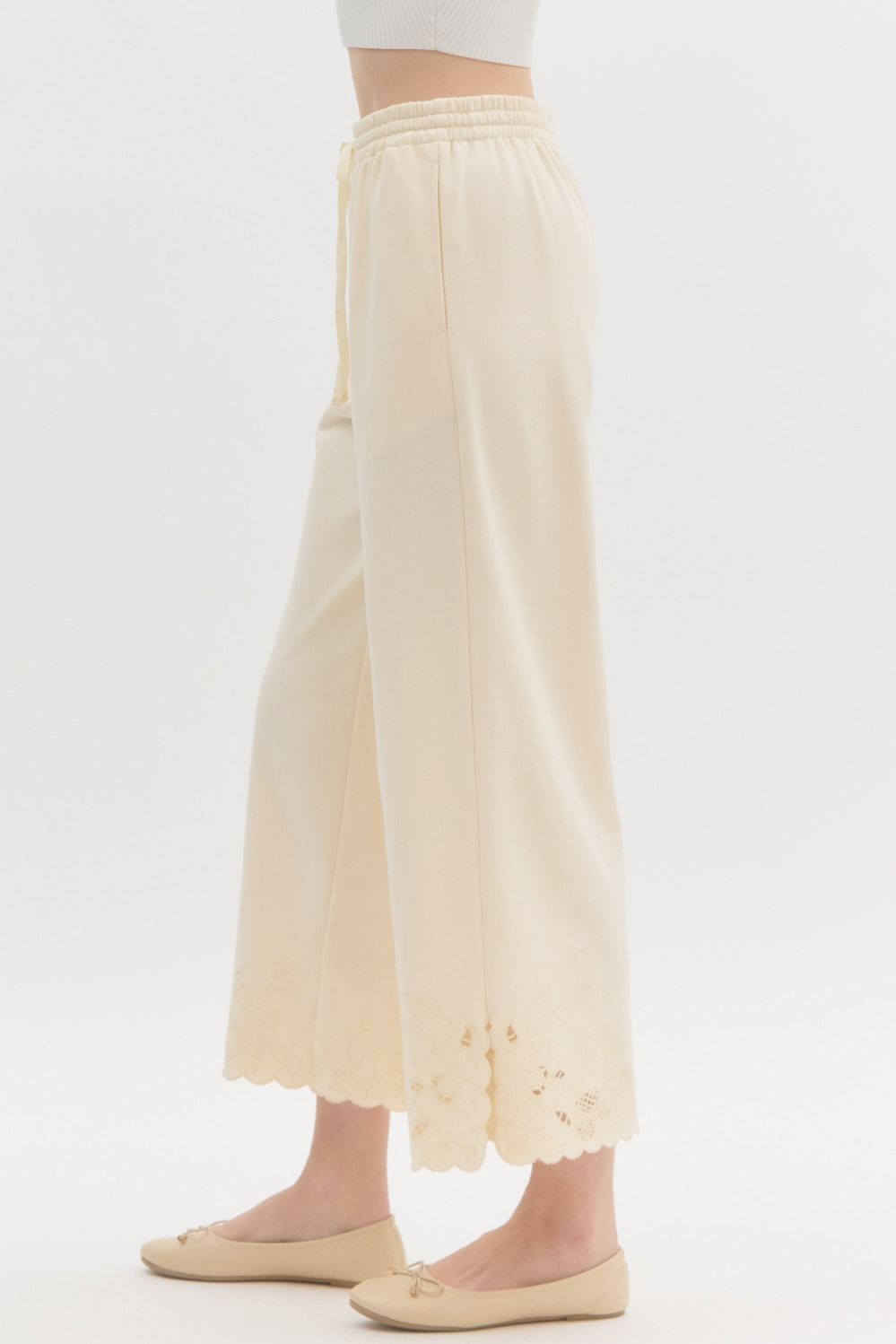 Scallop embroidered hem wide Ankle Pants in ecru