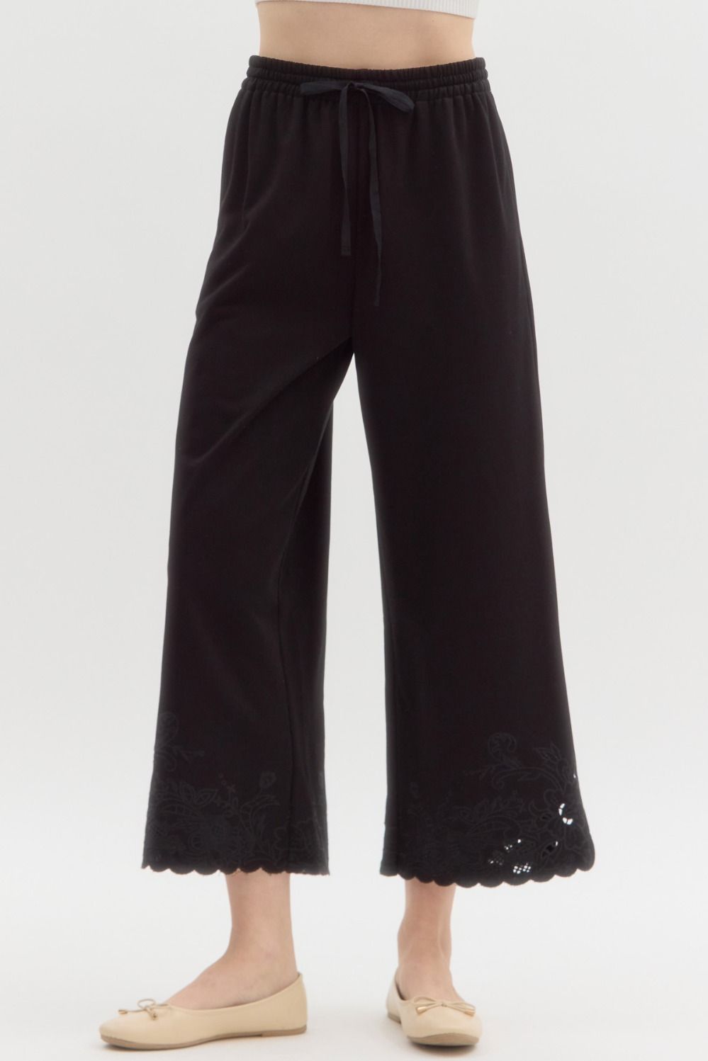 Scallop embroidered hem wide Ankle Pants in black