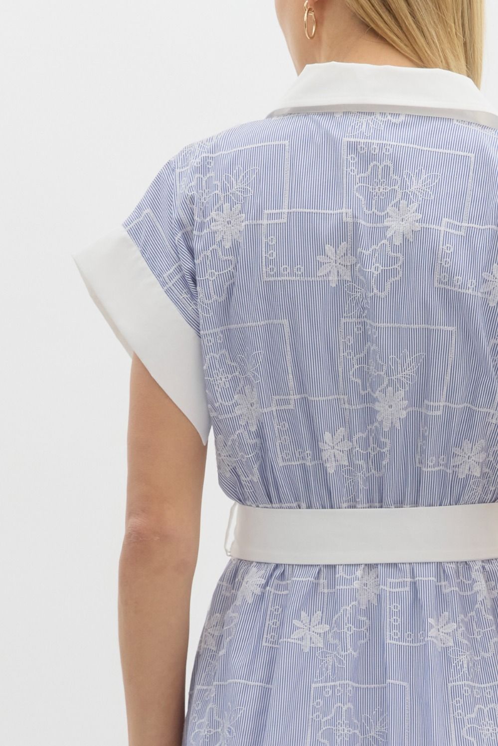 Floral Embroidered Print short sleeve Midi Dress in blue-5