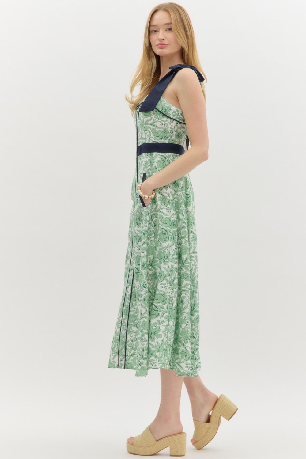entro Floral Bow shoulder Strap Midi Dress in green 