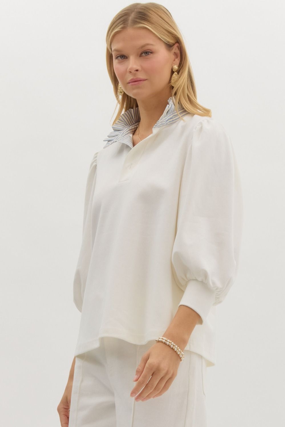 entro solid 3/4 balloon sleeve ruffle neck top in off white
